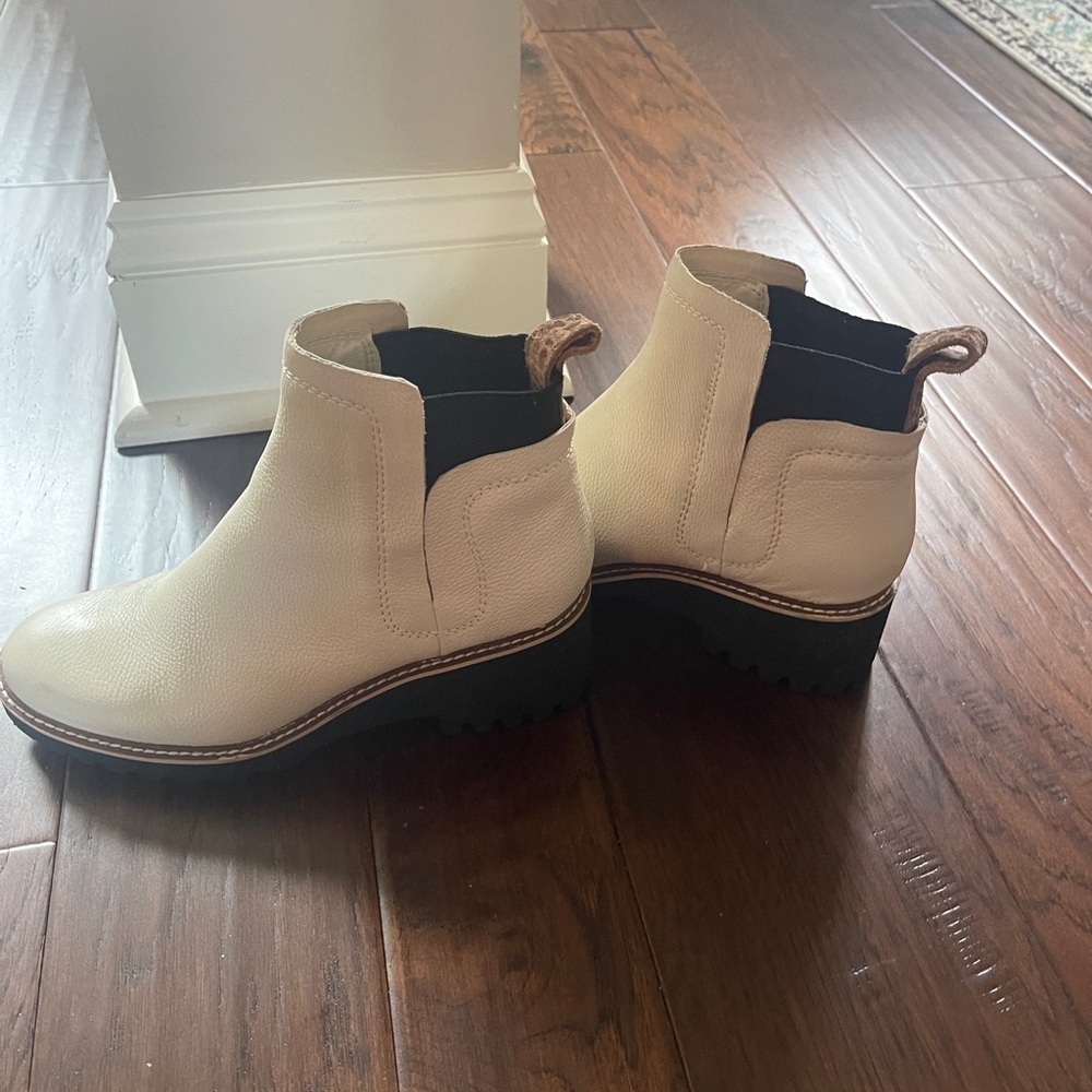 Dolce Vita Women's Cream Ankle Boots